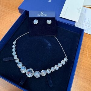 Swarovski Clear Crystal Graduated Necklace with Matching Stud Earrings